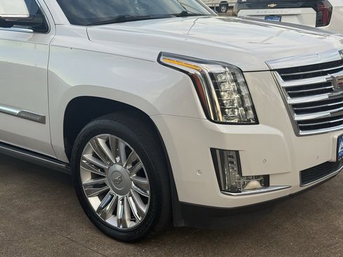 Used 2018 Cadillac Escalade ESV Platinum image 6