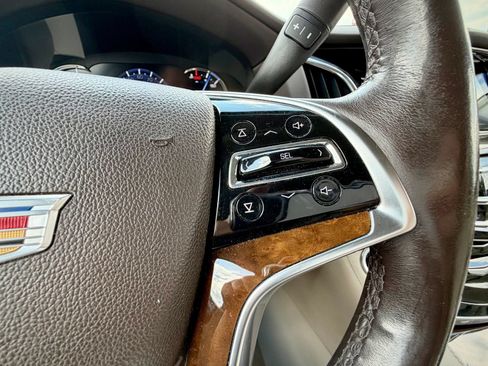 Used 2017 Cadillac Escalade Luxury AWD/4WD image 43