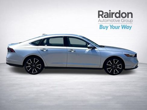 Used 2025 Honda Accord Touring image 8