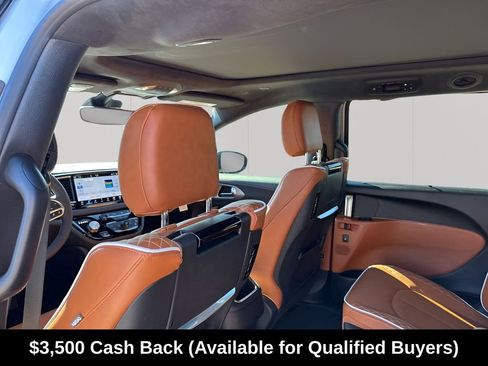 New 2026 Chrysler Pacifica Pinnacle FWD image 18