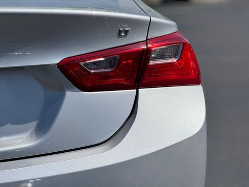 Used 2018 Chevrolet Malibu LT image 14