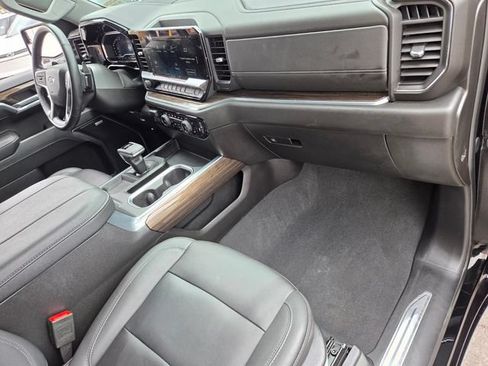 Used 2025 Chevrolet Silverado 1500 RST w/ Dark Appearance Package AWD/4WD image 16