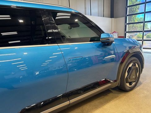 Used 2024 Kia EV9 Land w/ Towing Package AWD/4WD image 56
