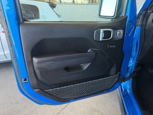 Used 2023 Jeep Wrangler Unlimited AWD/4WD image 19