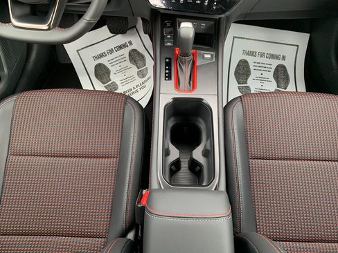 New 2025 Nissan Kicks SR image 14