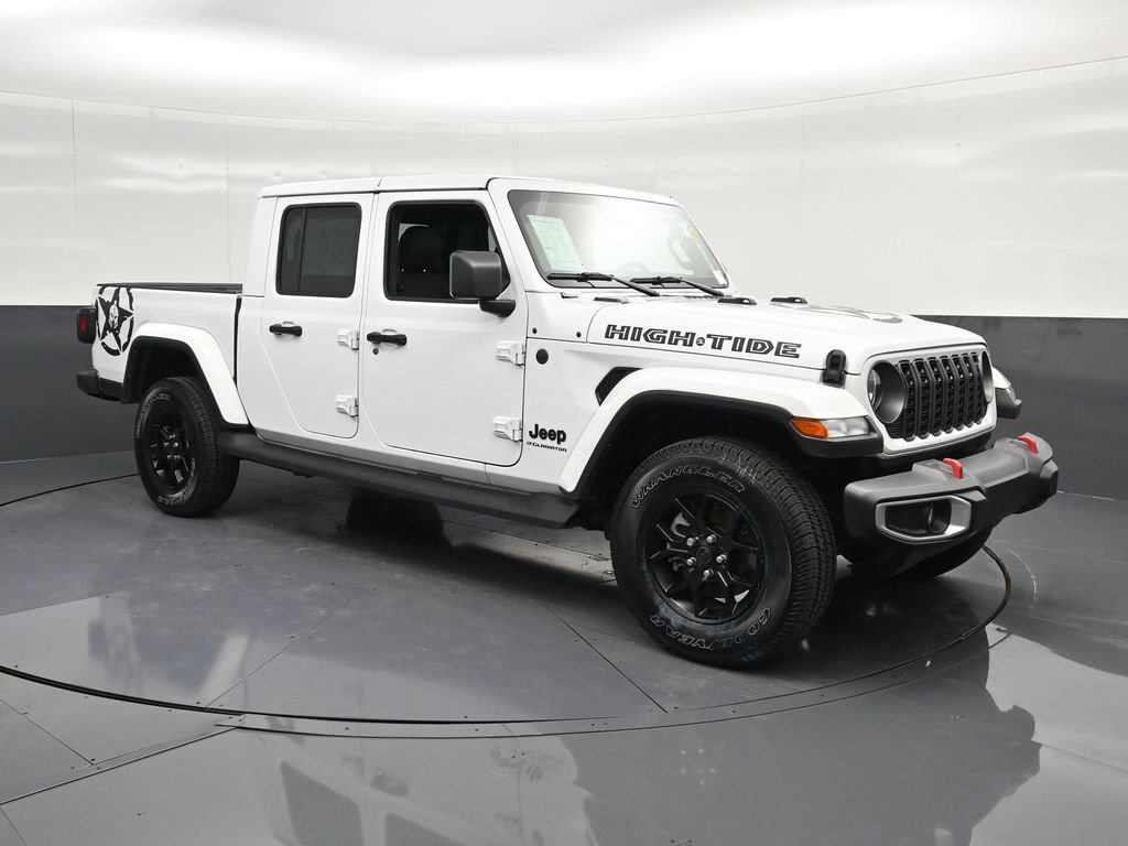 Used 2025 Jeep Gladiator Sport AWD/4WD image 5