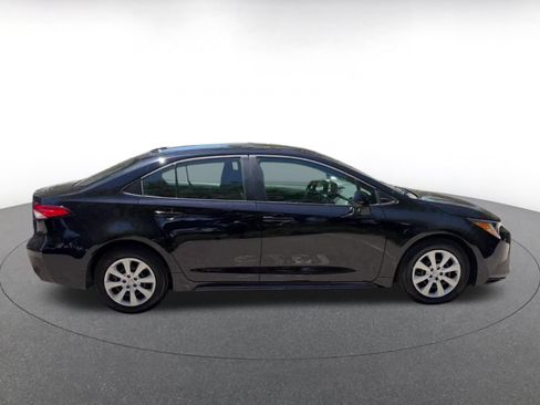 Used 2025 Toyota Corolla LE FWD image 13