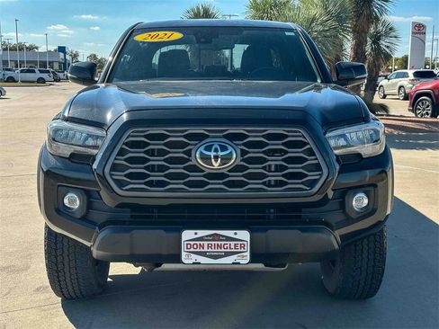 Used 2021 Toyota Tacoma TRD Off-Road image 8