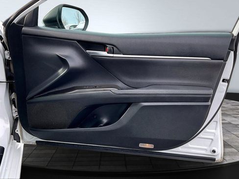 Used 2022 Toyota Camry XSE image 25