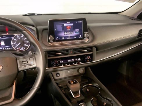 Used 2025 Nissan Rogue SV FWD image 6