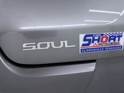 Used 2024 Kia Soul LX w/ Option Group 015 FWD image 9