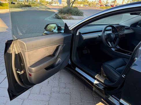 Used 2018 Tesla Model 3 Mid Range image 7