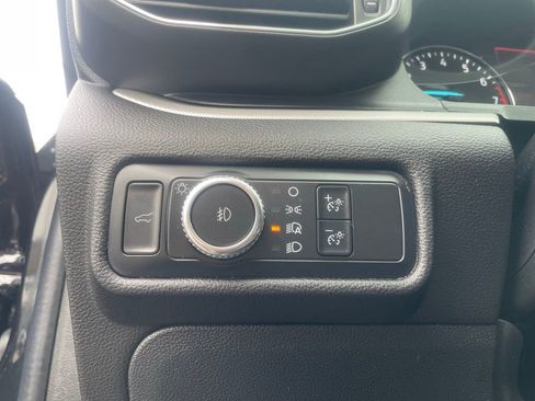 Used 2022 Ford Explorer XLT w/ Equipment Group 202A image 15