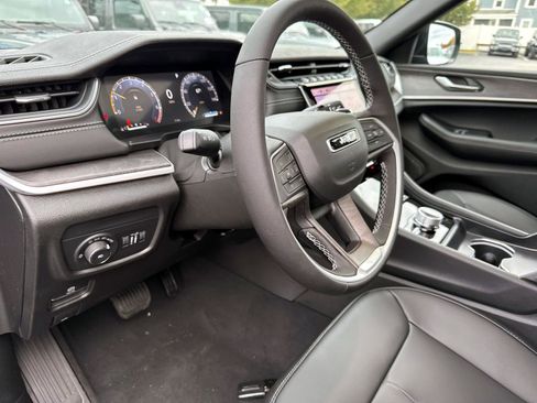 New 2025 Jeep Grand Cherokee Limited image 6