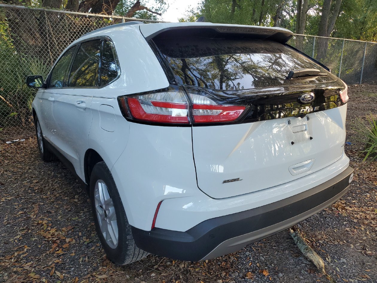 Used 2024 Ford Edge SEL w/ Convenience Package AWD/4WD image 3