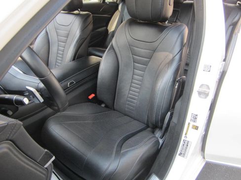 Used 2018 Mercedes-Benz S 560 Sedan image 26