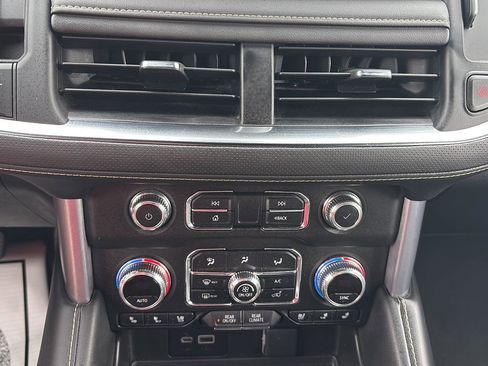 Used 2024 GMC Yukon SLT image 29