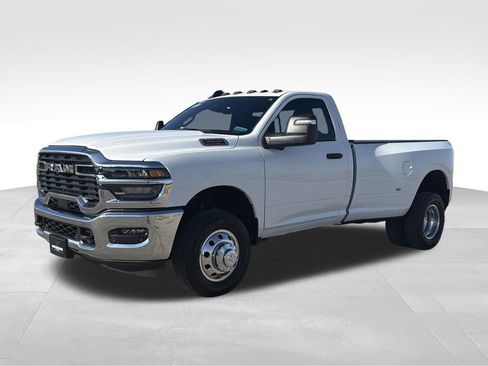Used 2026 RAM 3500 Big Horn AWD/4WD image 2