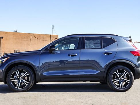 New 2026 Volvo XC40 B5 Core image 8