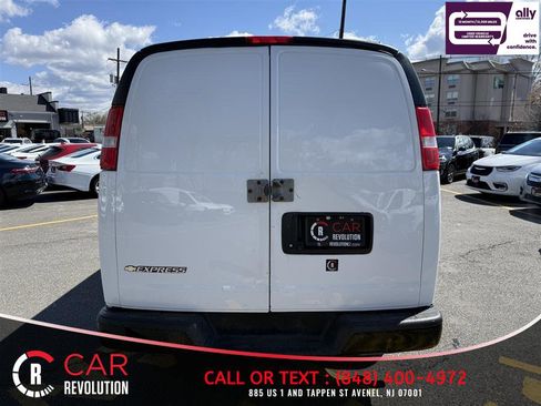 Used 2020 Chevrolet Express 3500 Extended w/ Driver Convenience Package RWD image 5