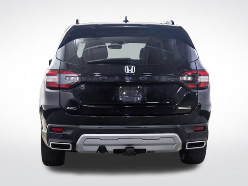 Used 2023 Honda Pilot Touring image 4