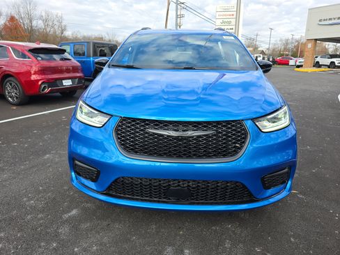 New 2026 Chrysler Pacifica Select image 17