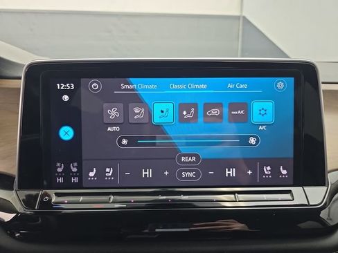 Used 2024 Volkswagen Atlas SE image 33