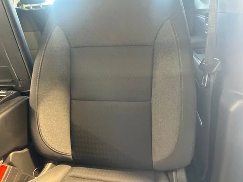 Used 2023 Chevrolet Silverado 1500 LT AWD/4WD image 9