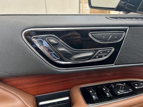 Used 2023 Lincoln Navigator Reserve image 23