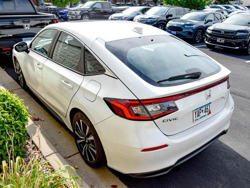 Certified 2024 Honda Civic EX-L image 18