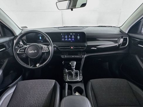 Used 2025 Kia Seltos S AWD/4WD image 32