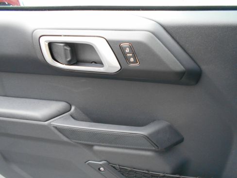 New 2025 Ford Bronco Badlands image 30