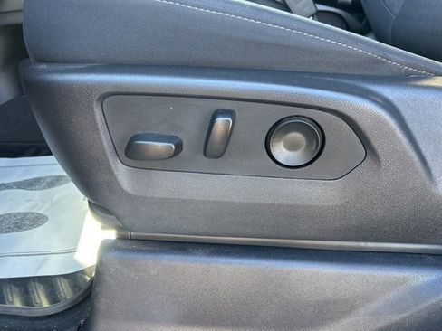 Used 2025 GMC Sierra 2500 SLE w/ Preferred Package image 16