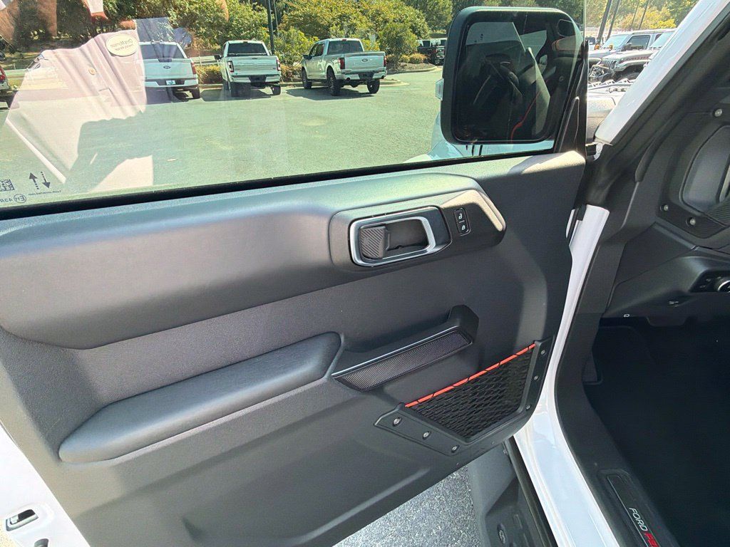 Used 2025 Ford Bronco Raptor AWD/4WD image 12