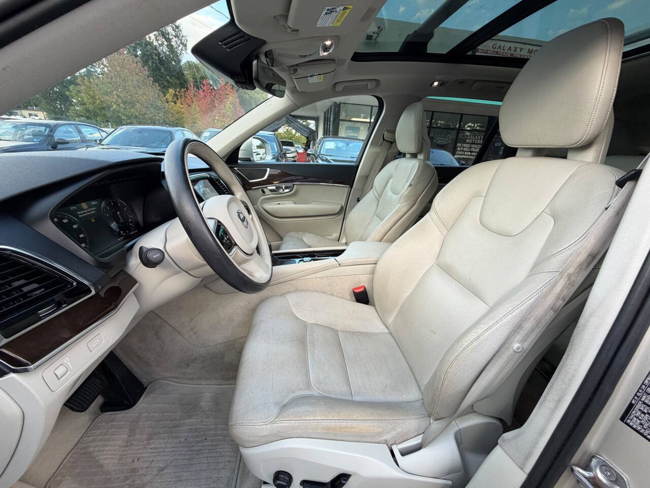 Used 2016 Volvo XC90 T6 Momentum w/ Momentum Plus Package AWD/4WD image 12