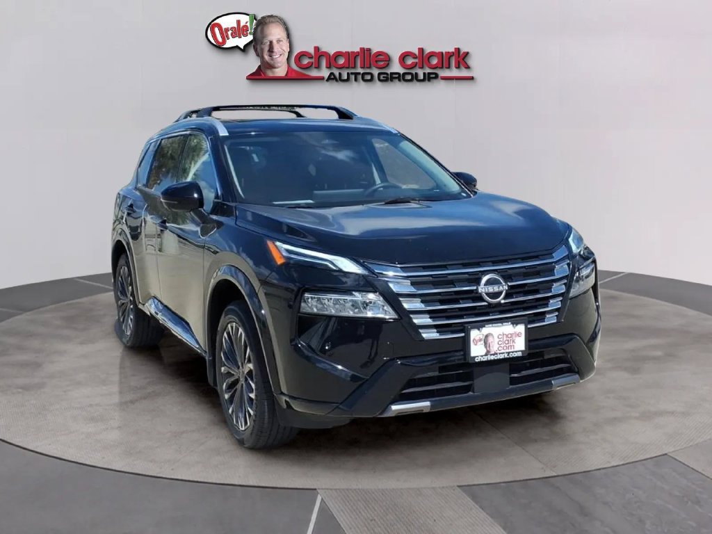 Certified 2025 Nissan Rogue Platinum FWD image 8