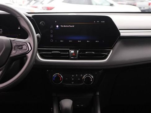 Used 2025 Chevrolet TrailBlazer LT AWD/4WD image 21