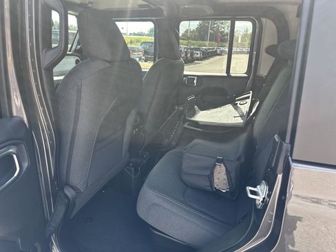 New 2025 Jeep Gladiator Willys image 31