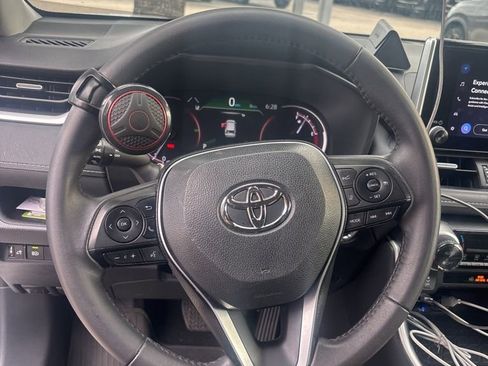 Used 2023 Toyota RAV4 XLE Premium image 7