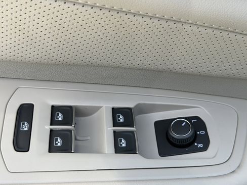 New 2026 Volkswagen Atlas SE image 13