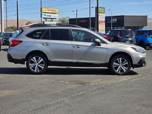 Used 2019 Subaru Outback 2.5i Limited image 6