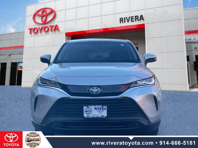 Used 2024 Toyota Venza LE AWD/4WD image 2