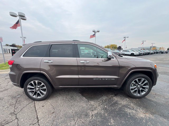 Used 2018 Jeep Grand Cherokee Overland AWD/4WD image 4