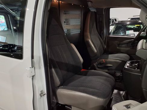 Used 2025 GMC Savana 2500 w/ Driver Convenience Package RWD image 10