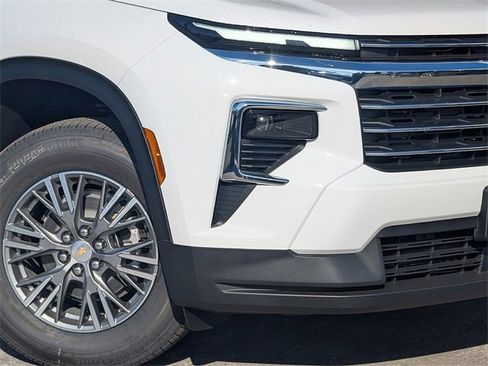 New 2026 Chevrolet Traverse LT image 3