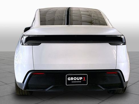 Used 2026 Tesla Model Y 2WD image 4