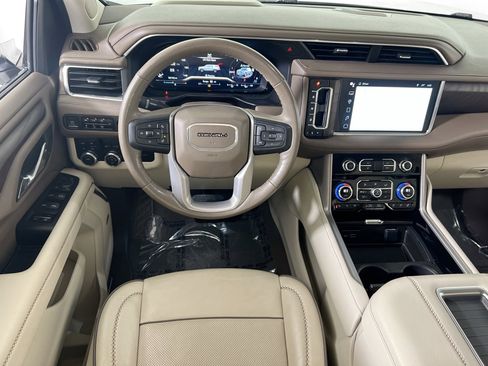 Used 2022 GMC Yukon XL Denali image 22