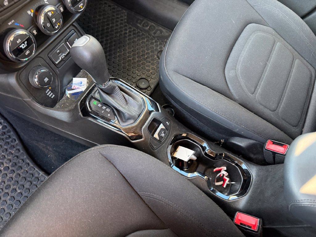 Used 2017 Jeep Renegade Altitude AWD/4WD image 17
