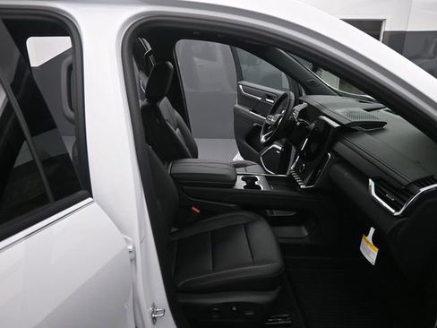 New 2026 GMC Acadia Elevation image 10