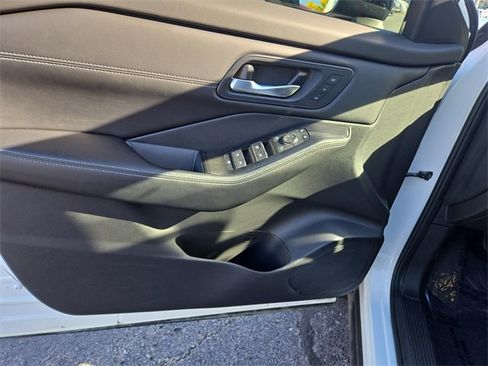 Certified 2025 Nissan Rogue SL w/ SL Premium Package image 11